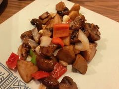 -云海肴·汽锅鸡·云南菜(天山百盛优客店)