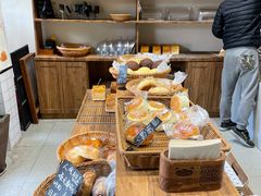 面包甜点陈列柜-沁屋面包店(人民东路店)