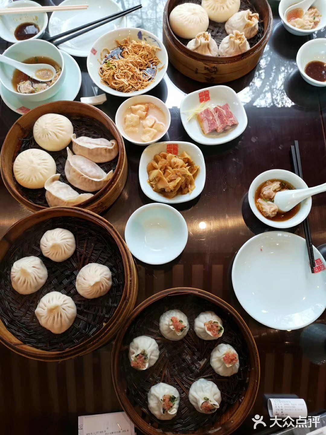 五丁包,肴肉,干丝,个顶个地巧夺天工,精心调味