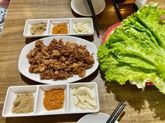 传统烤羊肉-炙热童年·老北京炙子烤肉(南锣鼓巷店)