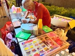 -詹爷爷乌节路街头冰淇淋