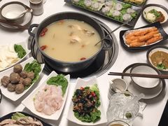 -汤宴·参须肚包鸡(南京路店)