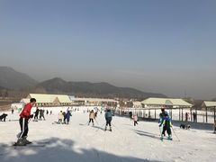 -十三陵雪世界滑雪场