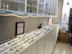 -天空之镜眼镜店蔡司依视路授权店(天通苑店)