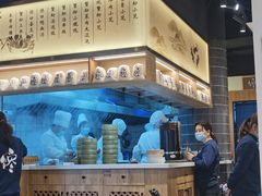 -馋三尺蟹粉小笼(人民广场店)