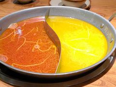 -野山舂·贵州现舂酸汤火锅(鸿通城店)