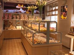 面包甜点陈列柜-好利来(靖江路店)