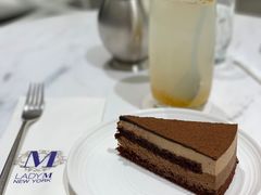 彩虹巧克力蛋糕-Lady M New York(澳门伦敦人店)