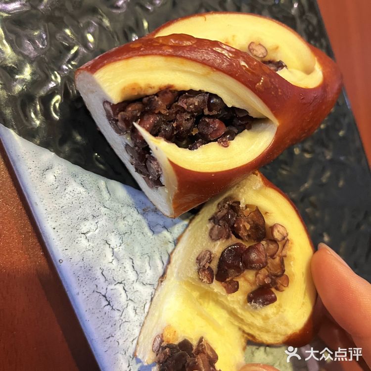 鲍师傅小贝 汉堡王芋泥酥 红豆碱水 肉松吐司