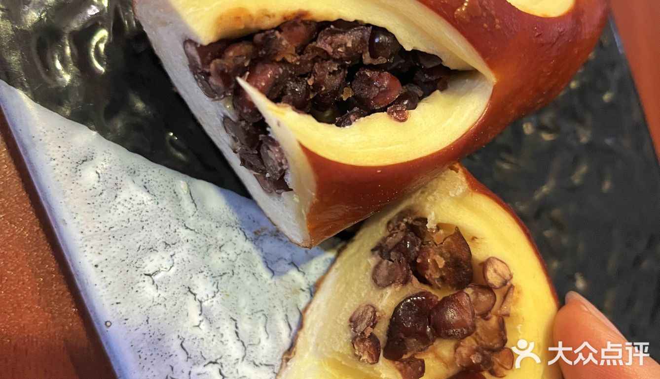 鲍师傅小贝 汉堡王芋泥酥 红豆碱水 肉松吐司