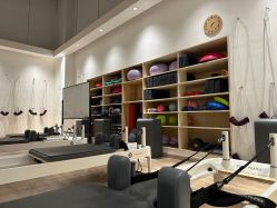 -静待花开瑜伽尊巴会馆