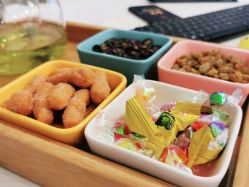 -亲吻宝贝儿童摄影