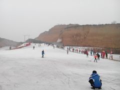 -采薇庄园四季滑雪场