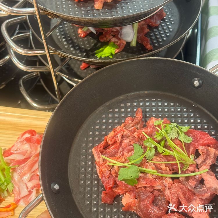 现在合肥牛肉自助开始卷甜品了？