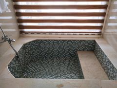 -兴芮温泉度假区