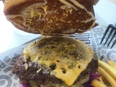 -TRIPS BURGER(大钟寺店)