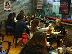 等位区-巴四老城区炭火蛙锅(张江店)