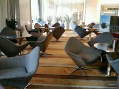 还有个大堂吧，专门喝茶的地方。-圣廷苑酒店-世纪楼菲苑自助餐厅