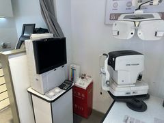 -LOOK眼镜·蔡司依视路配镜(宝山万达店)