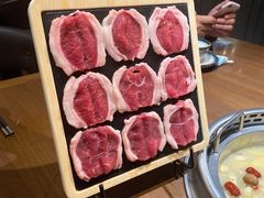 厚切羔羊圆上脑-快乐小羊·内蒙牛羊肉火锅(流花中心店)