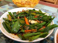 -乡土特色.冷锅鱼.牦牛肉汤锅