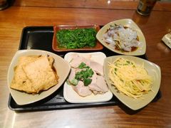 -亮亮面馆(经六路店)