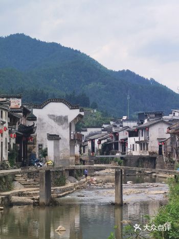 呈坎镇前街25号（呈坎景区内环秀桥旁）