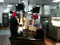 -麦当劳(展览路店)