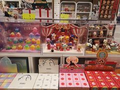 -泡泡玛特POPMART(蓝色港湾店)