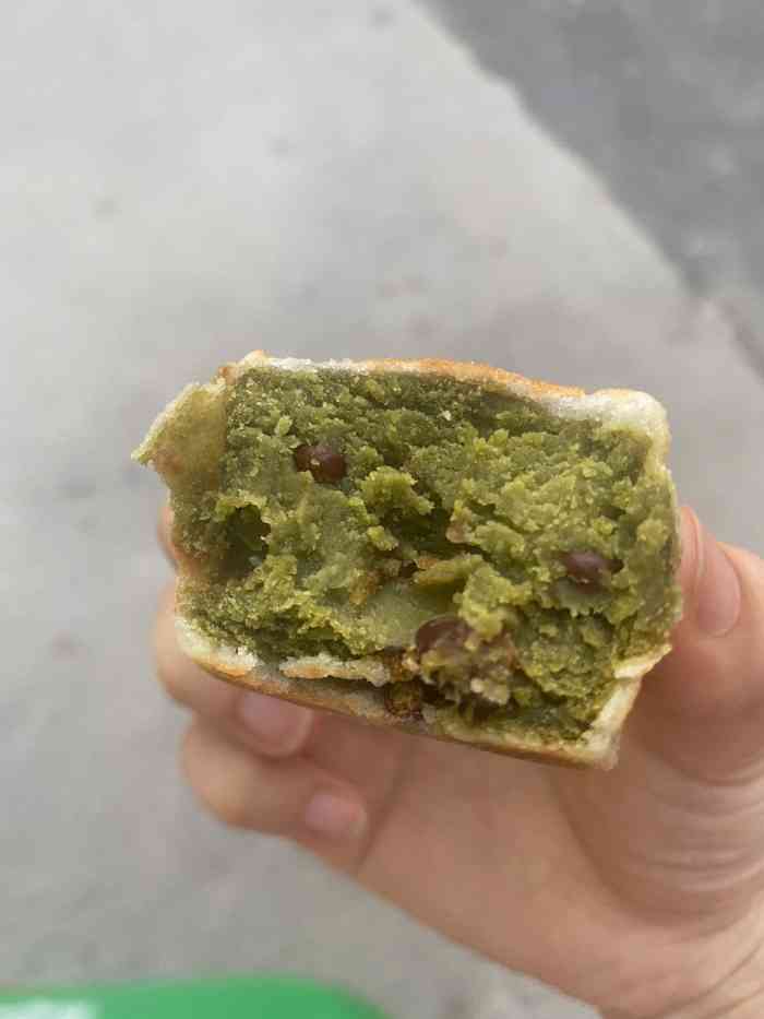 王记仙豆糕-"去买的人还挺多的,买了三种口味,紫薯,原.