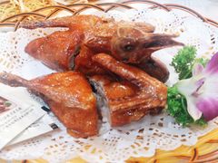 红烧乳鸽-津津菜馆(绝没分店)