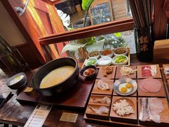 -银米·云南传统过桥米线(双廊黑金冠店)