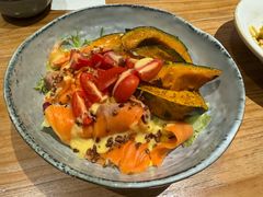 烟熏三文鱼烤南瓜沙律-A30 BISTRO