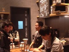星巴克&nbsp;全黑围裙店(太古里店)-星巴克(成都太古里二店)
