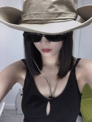-AYO SALON