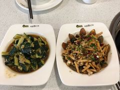 -张大师鸭爪爪特色干锅(南湖店)