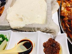 -95号酱骨·一块豆腐(展春园西路店)