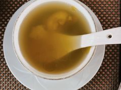 纳西野菌汤-丽江悦榕庄酒店-明月·雪山庭院餐厅