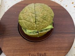 抹茶奶冻菠萝包-大树餐厅(环球港店)