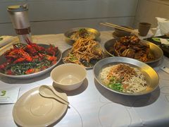 -巴厘龙虾·榜首油焖大虾(音乐学院·沿江酒馆店)