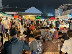 -周日夜市