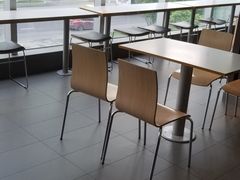 靠窗位-麦当劳(国贸店)
