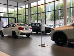 -上海宝信宝马4S店