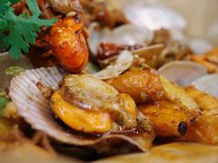 -老东镇啤酒屋海鲜加工·蒸汽海鲜·海鲜烧烤(台东店)