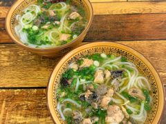 -正宗李家土鸡米线店
