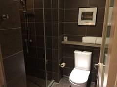 -西安大雁塔科技大学地铁站亚朵酒店