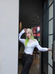 -变画·发型STUDIO