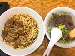 -松树干拌面店