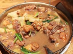 铜锅饵块油焖鸡-缘生态云南菜·野生菌庭院餐厅(华侨城店)
