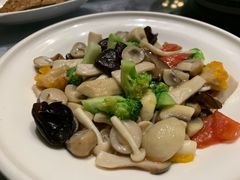 炒八珍菌-山外山菜馆(玉泉路店)